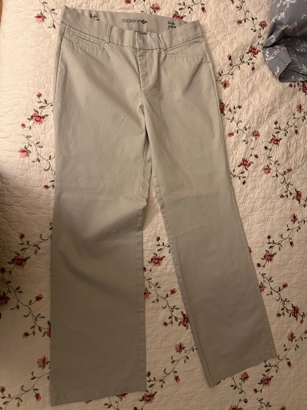 Dockers women flairLeg Chinos in Light Taupe